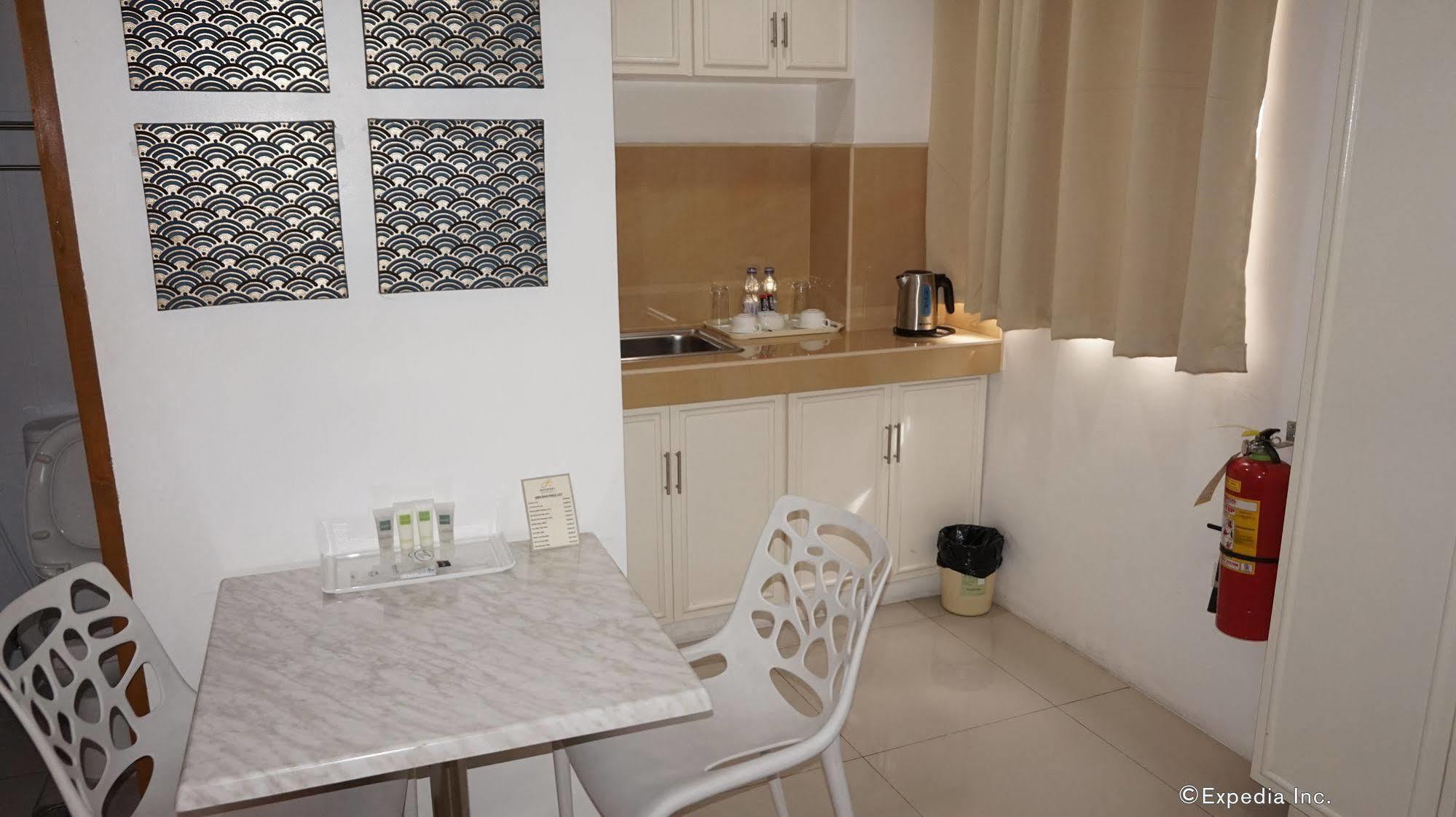 فندق أجنحة و ريزدنسز بايمونت Paranaque City المظهر الخارجي الصورة
